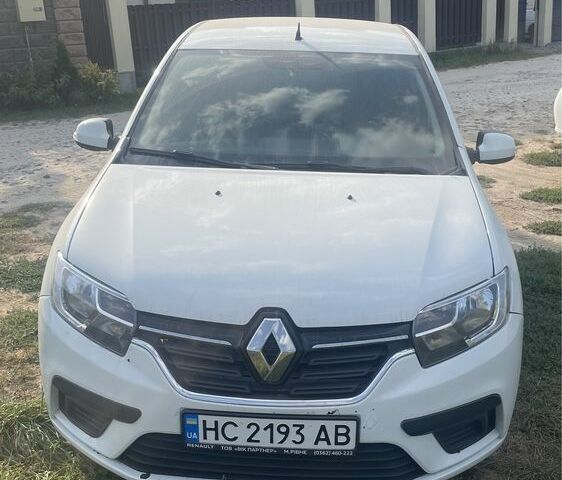 Белый Рено Логан, объемом двигателя 1.2 л и пробегом 106 тыс. км за 6400 $, фото 1 на Automoto.ua
