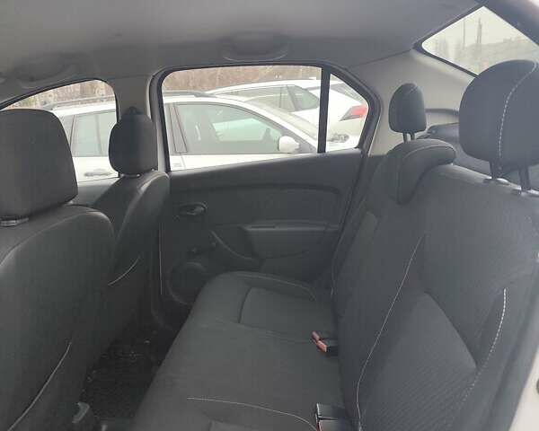 Білий Рено Логан, об'ємом двигуна 1.15 л та пробігом 109 тис. км за 6100 $, фото 7 на Automoto.ua