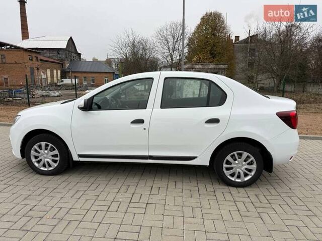 Білий Рено Логан, об'ємом двигуна 0.9 л та пробігом 67 тис. км за 7600 $, фото 3 на Automoto.ua
