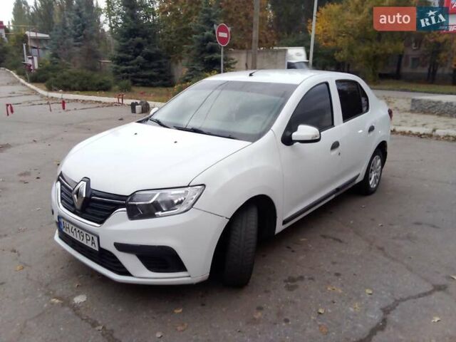 Белый Рено Логан, объемом двигателя 1 л и пробегом 204 тыс. км за 4999 $, фото 8 на Automoto.ua