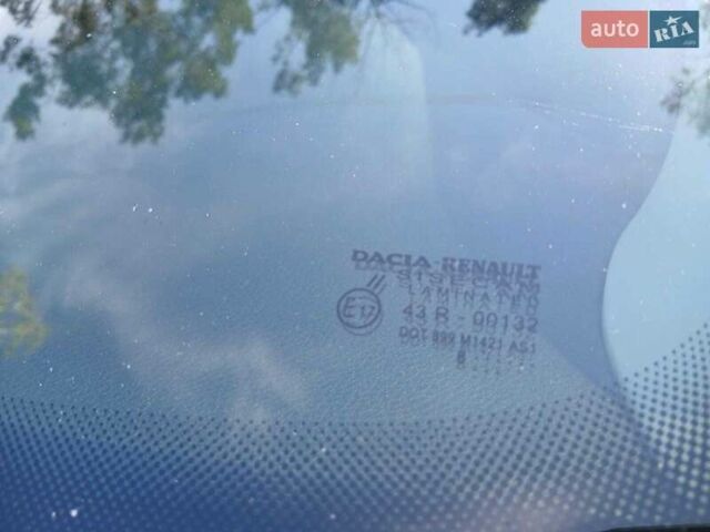 Білий Рено Логан, об'ємом двигуна 1.46 л та пробігом 101 тис. км за 8700 $, фото 23 на Automoto.ua