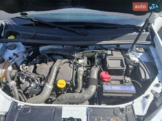 Білий Рено Логан, об'ємом двигуна 1.46 л та пробігом 101 тис. км за 8700 $, фото 25 на Automoto.ua