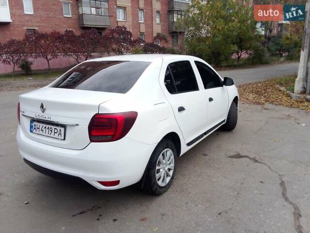 Белый Рено Логан, объемом двигателя 1 л и пробегом 204 тыс. км за 4999 $, фото 5 на Automoto.ua