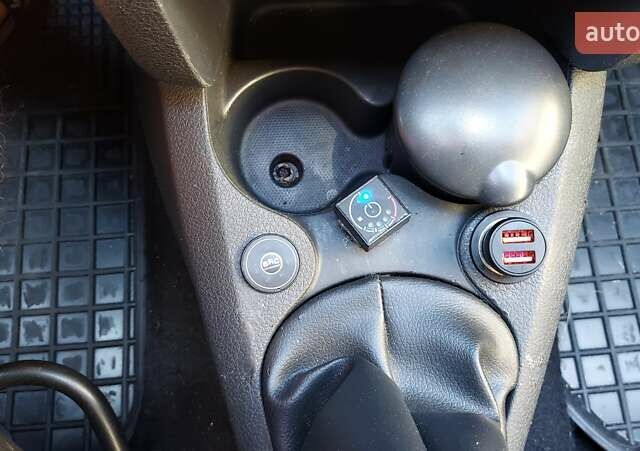 Белый Рено Логан, объемом двигателя 1 л и пробегом 388 тыс. км за 5000 $, фото 9 на Automoto.ua