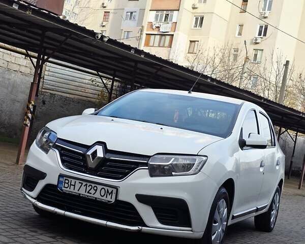 Белый Рено Логан, объемом двигателя 1.46 л и пробегом 290 тыс. км за 4499 $, фото 3 на Automoto.ua