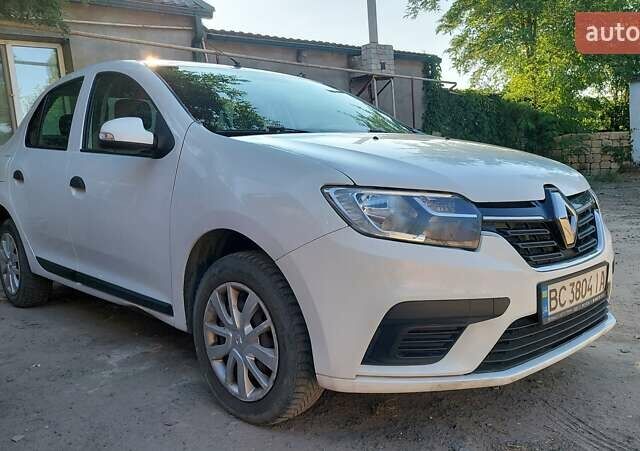 Белый Рено Логан, объемом двигателя 1 л и пробегом 388 тыс. км за 5000 $, фото 5 на Automoto.ua