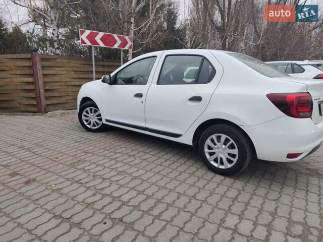 Білий Рено Логан, об'ємом двигуна 1.15 л та пробігом 109 тис. км за 6100 $, фото 3 на Automoto.ua