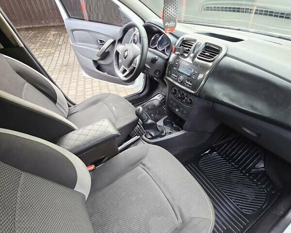 Белый Рено Логан, объемом двигателя 1.46 л и пробегом 290 тыс. км за 4499 $, фото 23 на Automoto.ua