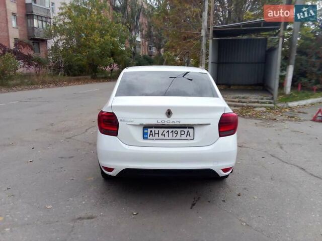 Белый Рено Логан, объемом двигателя 1 л и пробегом 204 тыс. км за 4999 $, фото 6 на Automoto.ua