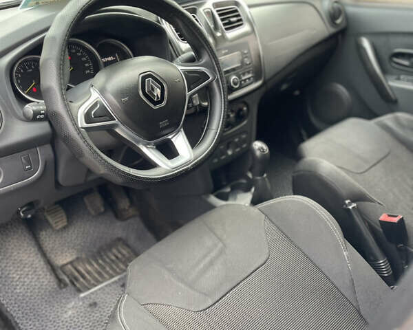 Білий Рено Логан, об'ємом двигуна 1.46 л та пробігом 269 тис. км за 7400 $, фото 4 на Automoto.ua