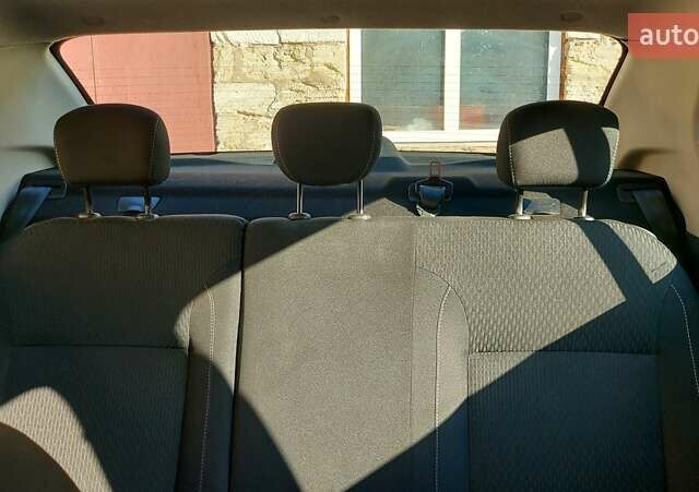 Белый Рено Логан, объемом двигателя 1 л и пробегом 388 тыс. км за 5000 $, фото 7 на Automoto.ua