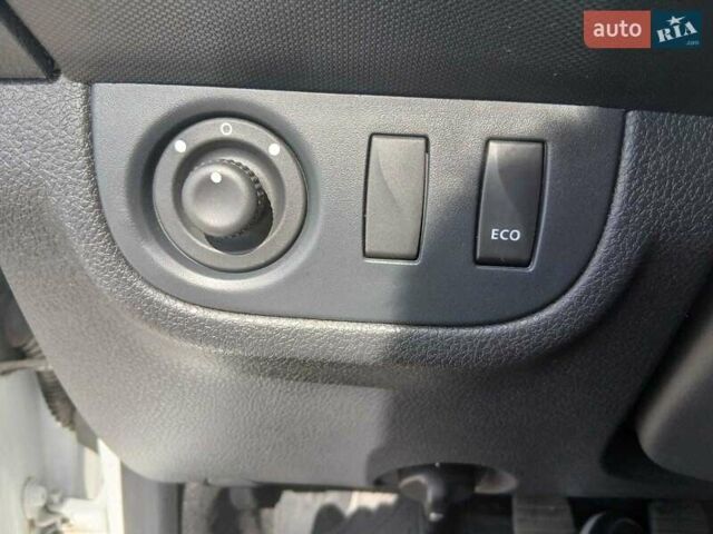 Білий Рено Логан, об'ємом двигуна 1.46 л та пробігом 101 тис. км за 8700 $, фото 15 на Automoto.ua