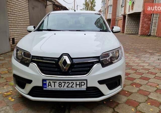 Белый Рено Логан, объемом двигателя 1 л и пробегом 41 тыс. км за 7850 $, фото 2 на Automoto.ua