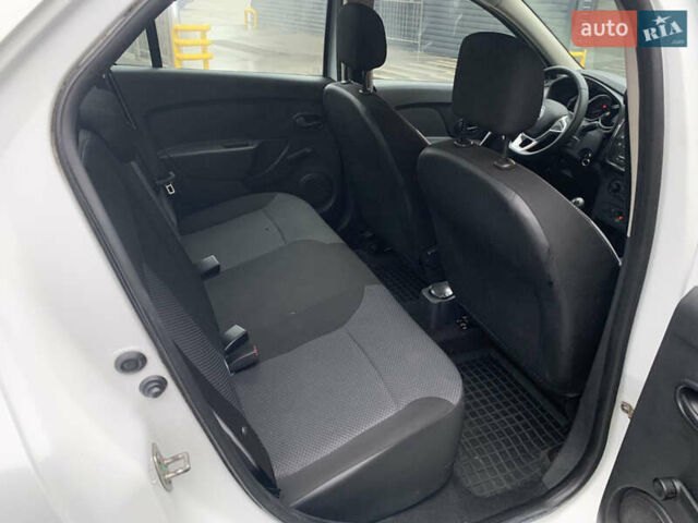 Білий Рено Логан, об'ємом двигуна 1.46 л та пробігом 153 тис. км за 7300 $, фото 10 на Automoto.ua