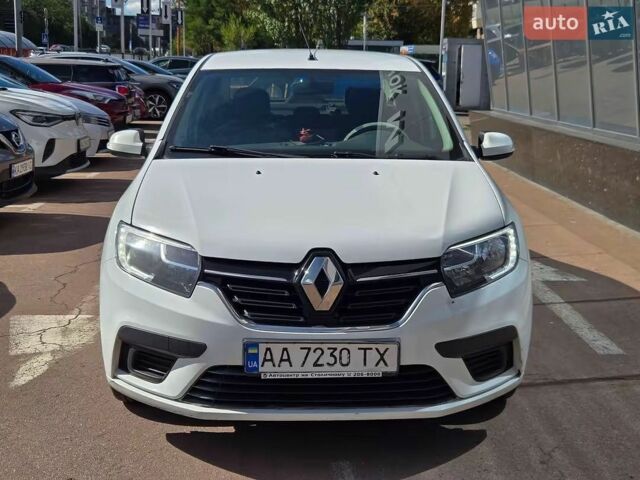 Белый Рено Логан, объемом двигателя 1.5 л и пробегом 395 тыс. км за 6900 $, фото 1 на Automoto.ua
