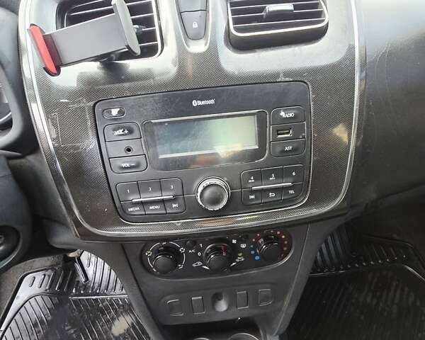 Белый Рено Логан, объемом двигателя 1.46 л и пробегом 290 тыс. км за 4499 $, фото 20 на Automoto.ua