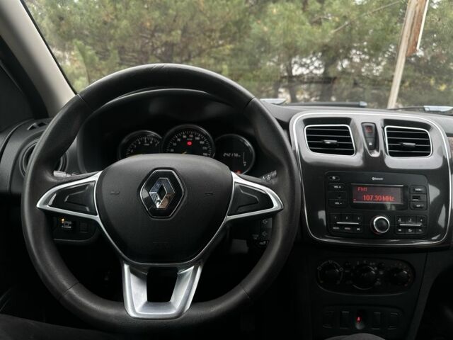 Белый Рено Логан, объемом двигателя 1 л и пробегом 242 тыс. км за 4500 $, фото 12 на Automoto.ua