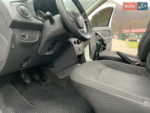 Белый Рено Логан, объемом двигателя 1 л и пробегом 280 тыс. км за 4999 $, фото 14 на Automoto.ua