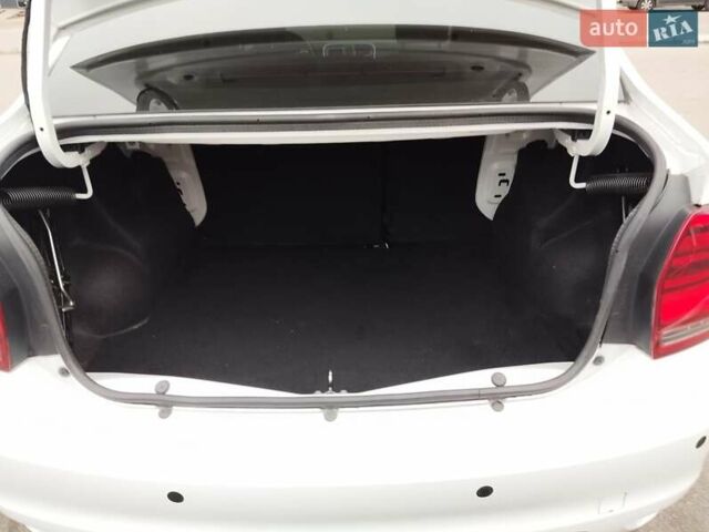 Білий Рено Логан, об'ємом двигуна 1.46 л та пробігом 124 тис. км за 8499 $, фото 24 на Automoto.ua