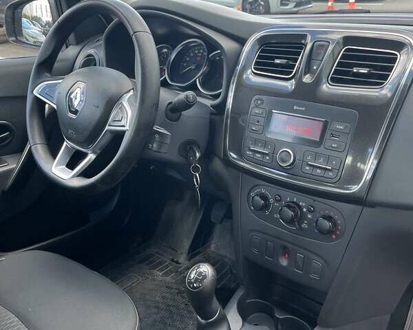 Білий Рено Логан, об'ємом двигуна 1 л та пробігом 103 тис. км за 7113 $, фото 13 на Automoto.ua