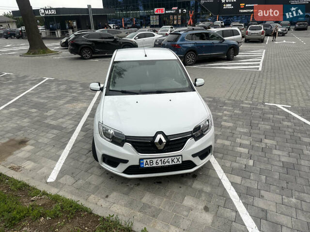 Белый Рено Логан, объемом двигателя 1 л и пробегом 132 тыс. км за 4999 $, фото 2 на Automoto.ua