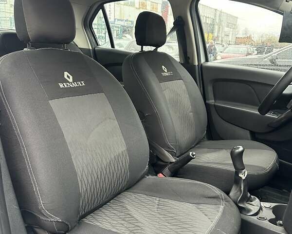 Белый Рено Логан, объемом двигателя 1 л и пробегом 194 тыс. км за 5500 $, фото 29 на Automoto.ua