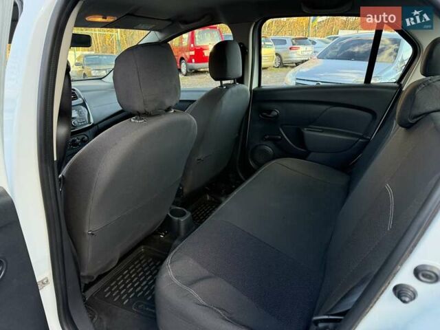 Рено Логан 2019 у Хмельницькому на Automoto.ua Білий Рено Логан, об'ємом двигуна 0.9 л та пробігом 86 тис. км за 5999 $, фото 24 на Automoto.ua