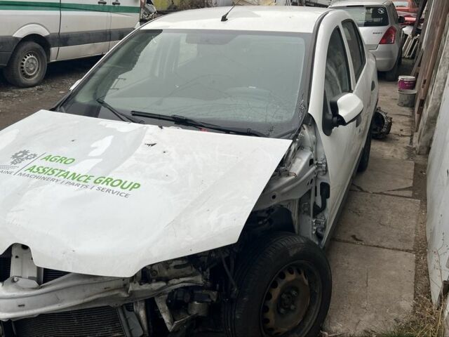 Белый Рено Логан, объемом двигателя 1.5 л и пробегом 80 тыс. км за 4200 $, фото 5 на Automoto.ua