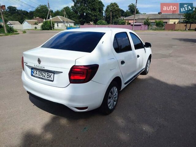 Білий Рено Логан, об'ємом двигуна 1 л та пробігом 150 тис. км за 5200 $, фото 3 на Automoto.ua