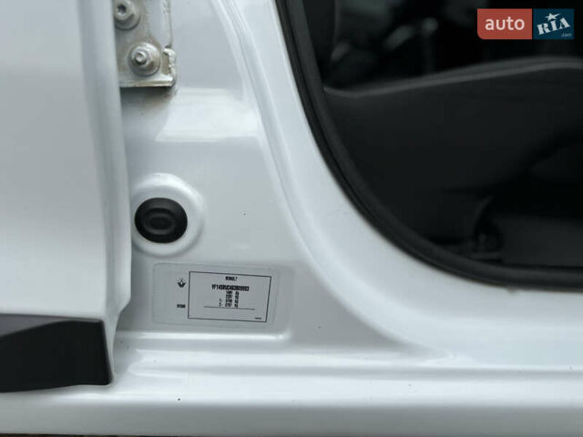 Білий Рено Логан, об'ємом двигуна 1 л та пробігом 189 тис. км за 4999 $, фото 43 на Automoto.ua