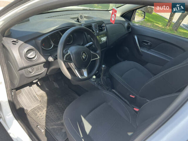 Белый Рено Логан, объемом двигателя 1 л и пробегом 253 тыс. км за 4999 $, фото 8 на Automoto.ua