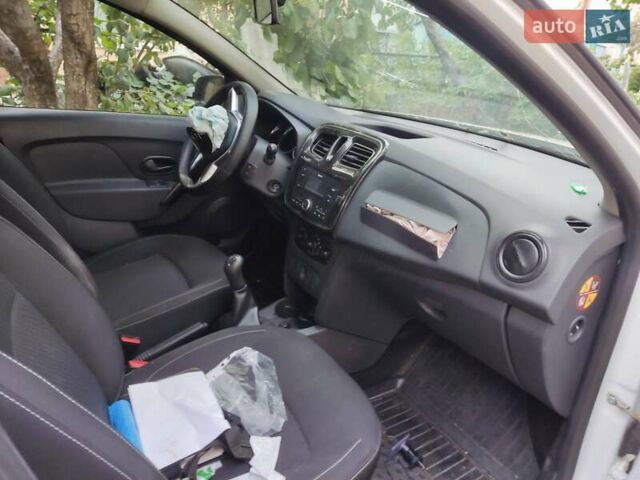 Білий Рено Логан, об'ємом двигуна 1.46 л та пробігом 118 тис. км за 3600 $, фото 8 на Automoto.ua