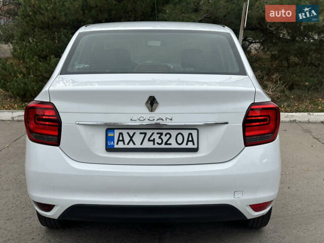 Белый Рено Логан, объемом двигателя 1 л и пробегом 242 тыс. км за 4500 $, фото 7 на Automoto.ua