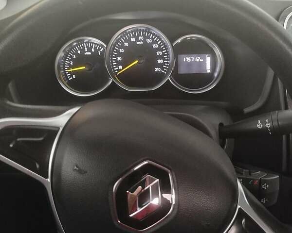 Белый Рено Логан, объемом двигателя 1 л и пробегом 175 тыс. км за 6900 $, фото 8 на Automoto.ua