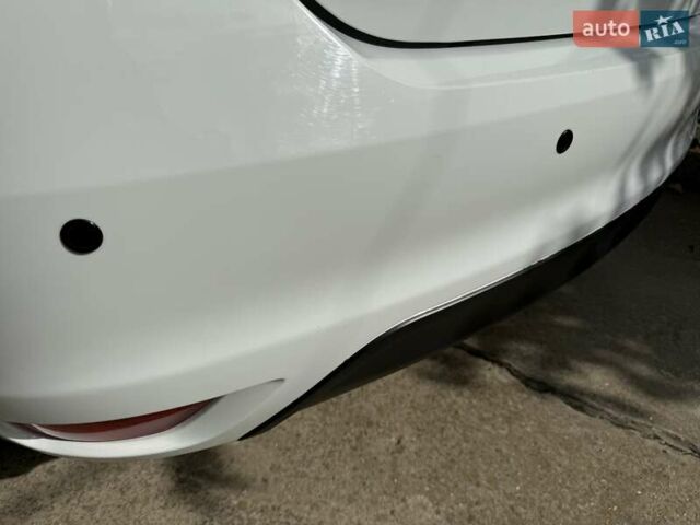 Белый Рено Логан, объемом двигателя 1 л и пробегом 81 тыс. км за 7450 $, фото 7 на Automoto.ua