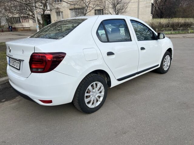 Белый Рено Логан, объемом двигателя 1.5 л и пробегом 180 тыс. км за 6800 $, фото 4 на Automoto.ua