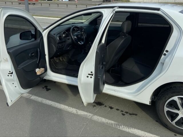 Рено Логан 2019 в Киеве на Automoto.ua Белый Рено Логан, объемом двигателя 1 л и пробегом 164 тыс. км за 6600 $, фото 4 на Automoto.ua
