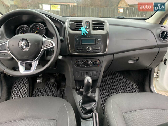 Белый Рено Логан, объемом двигателя 1 л и пробегом 280 тыс. км за 4999 $, фото 16 на Automoto.ua