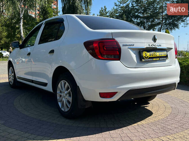 Белый Рено Логан, объемом двигателя 1 л и пробегом 64 тыс. км за 7999 $, фото 4 на Automoto.ua
