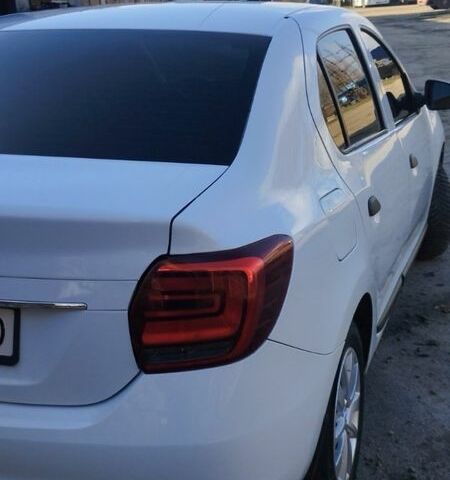 Белый Рено Логан, объемом двигателя 1.5 л и пробегом 140 тыс. км за 6700 $, фото 2 на Automoto.ua