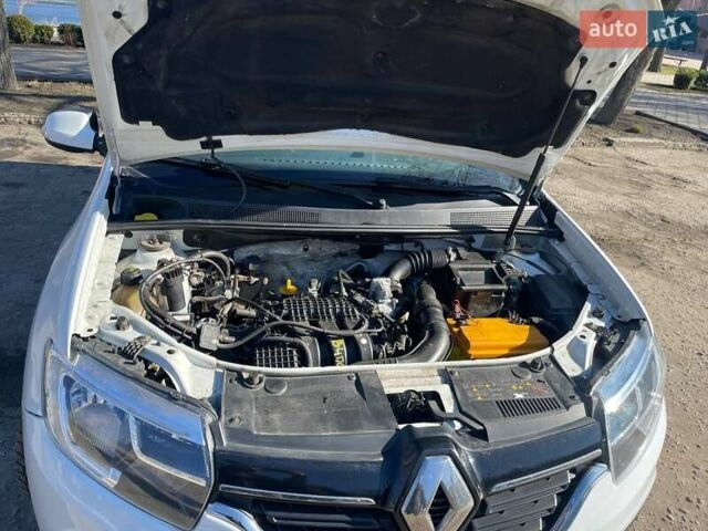 Рено Логан 2019 у Сумах на Automoto.ua Білий Рено Логан, об'ємом двигуна 1 л та пробігом 198 тис. км за 5500 $, фото 15 на Automoto.ua