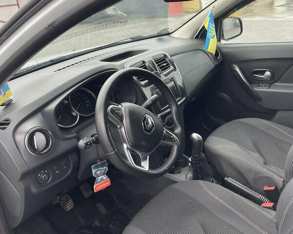 Белый Рено Логан, объемом двигателя 1.5 л и пробегом 153 тыс. км за 10828 $, фото 4 на Automoto.ua