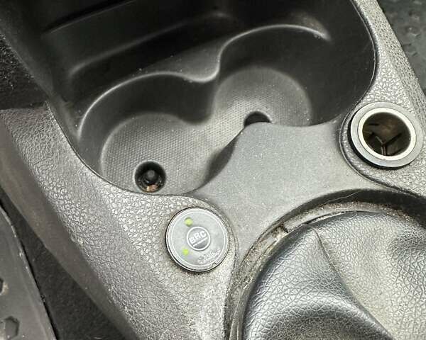 Белый Рено Логан, объемом двигателя 1 л и пробегом 194 тыс. км за 5500 $, фото 27 на Automoto.ua