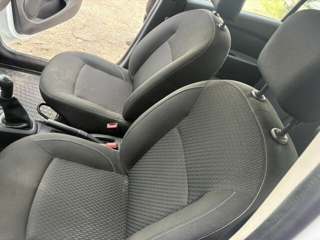 Білий Рено Логан, об'ємом двигуна 0 л та пробігом 90 тис. км за 6999 $, фото 7 на Automoto.ua