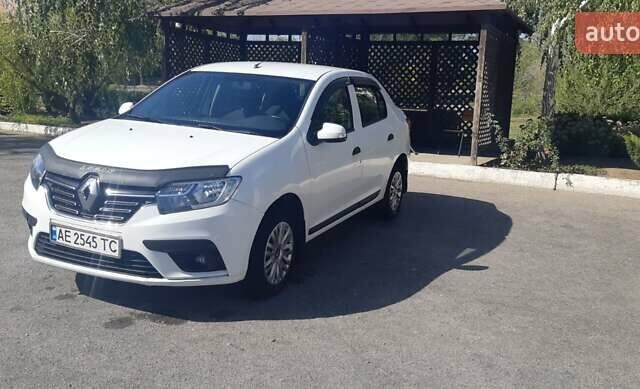 Белый Рено Логан, объемом двигателя 1 л и пробегом 179 тыс. км за 6300 $, фото 8 на Automoto.ua