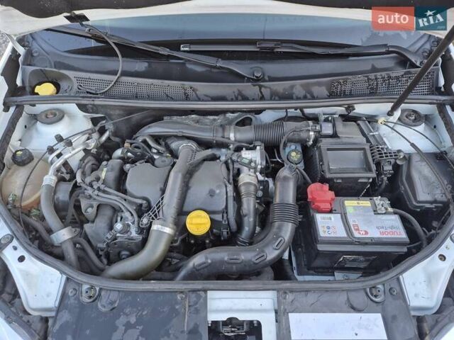 Рено Логан 2019 в Львове на Automoto.ua Белый Рено Логан, объемом двигателя 1.46 л и пробегом 196 тыс. км за 7800 $, фото 7 на Automoto.ua