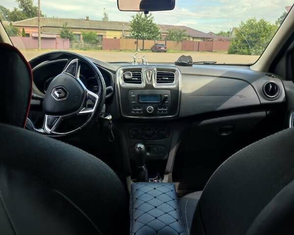 Білий Рено Логан, об'ємом двигуна 1 л та пробігом 150 тис. км за 5200 $, фото 7 на Automoto.ua