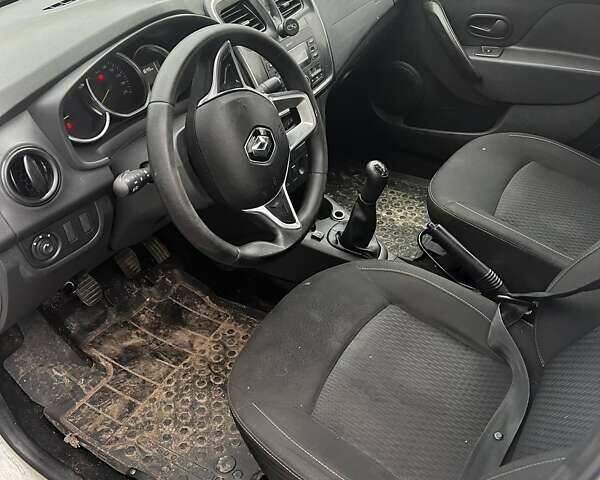 Белый Рено Логан, объемом двигателя 0.9 л и пробегом 334 тыс. км за 3400 $, фото 4 на Automoto.ua