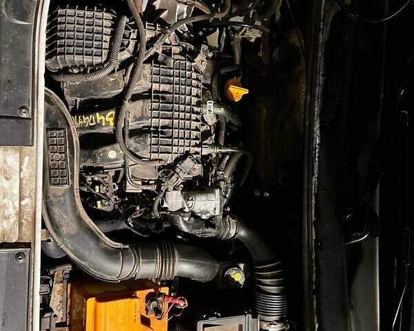 Білий Рено Логан, об'ємом двигуна 1 л та пробігом 196 тис. км за 5000 $, фото 8 на Automoto.ua