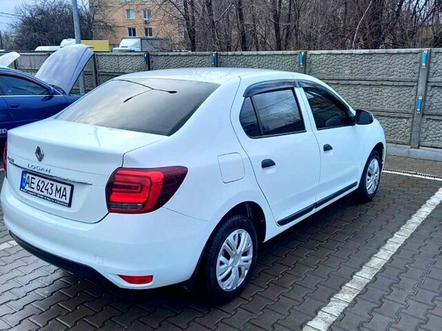 Белый Рено Логан, объемом двигателя 1 л и пробегом 0 тыс. км за 8300 $, фото 3 на Automoto.ua